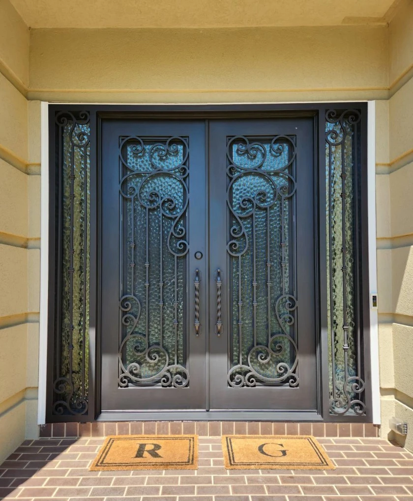 Traditional-Gaye-Holmes